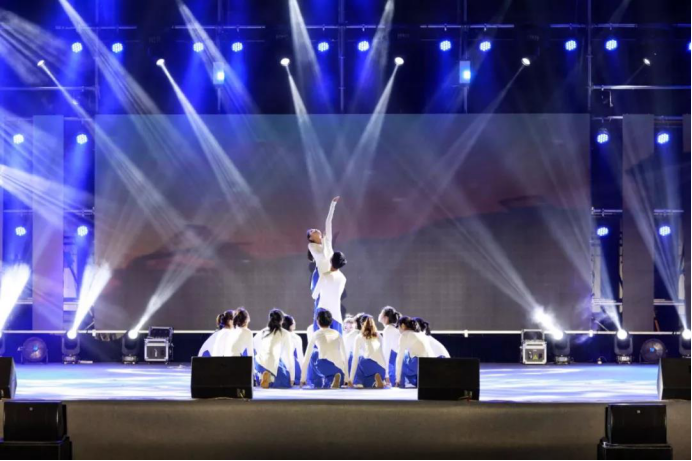 新店镇交通安全 交通安全进校园主题元旦迎新晚会(1)1770.png