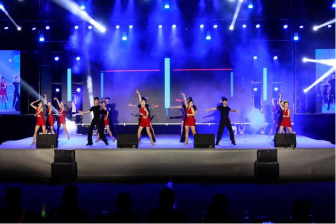 新店镇交通安全 交通安全进校园主题元旦迎新晚会(1)1924.png