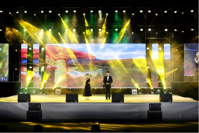 新店镇交通安全 交通安全进校园主题元旦迎新晚会(1)1973.png