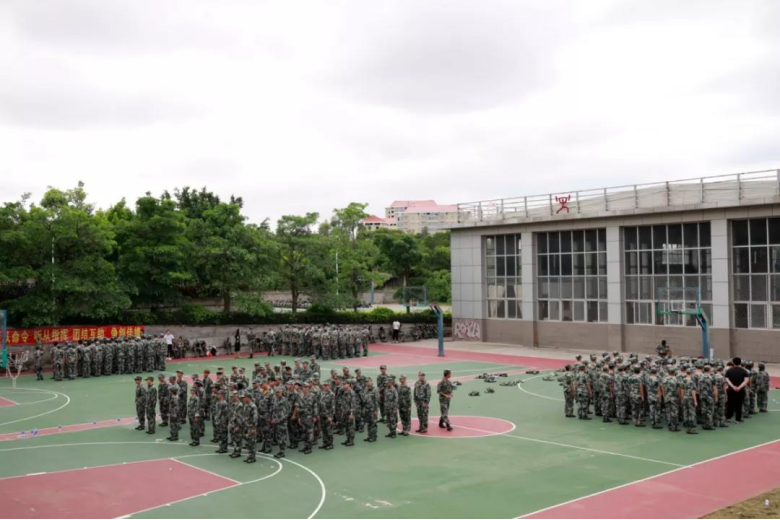 青春正起航——2019级新生开学暨军训开训仪式1793.png
