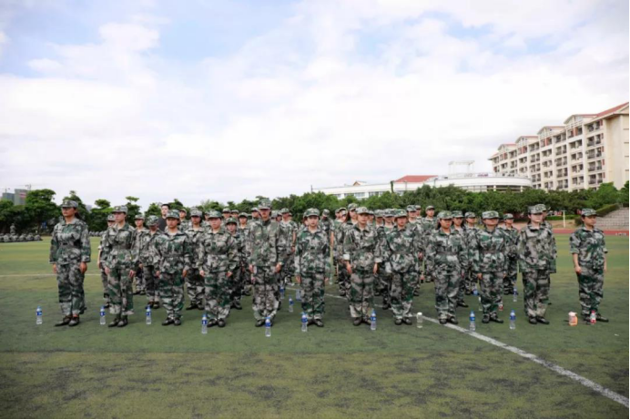 青春正起航——2019级新生开学暨军训开训仪式1795.png