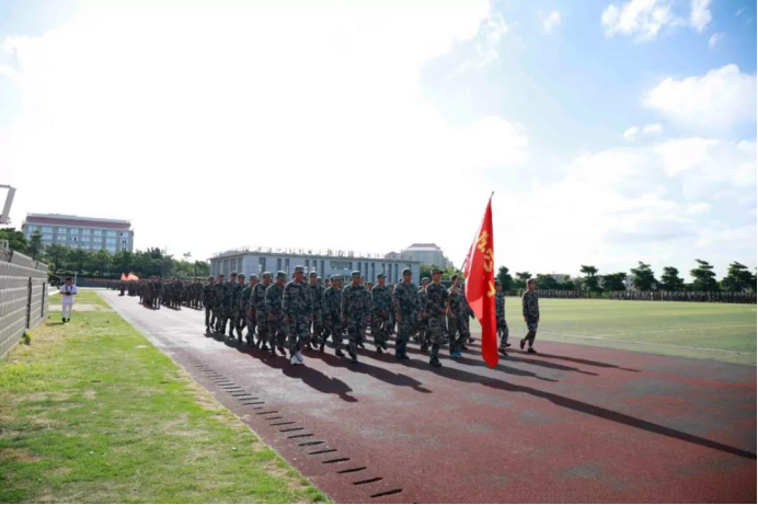 青春正起航——2019级新生军训闭幕式196.png